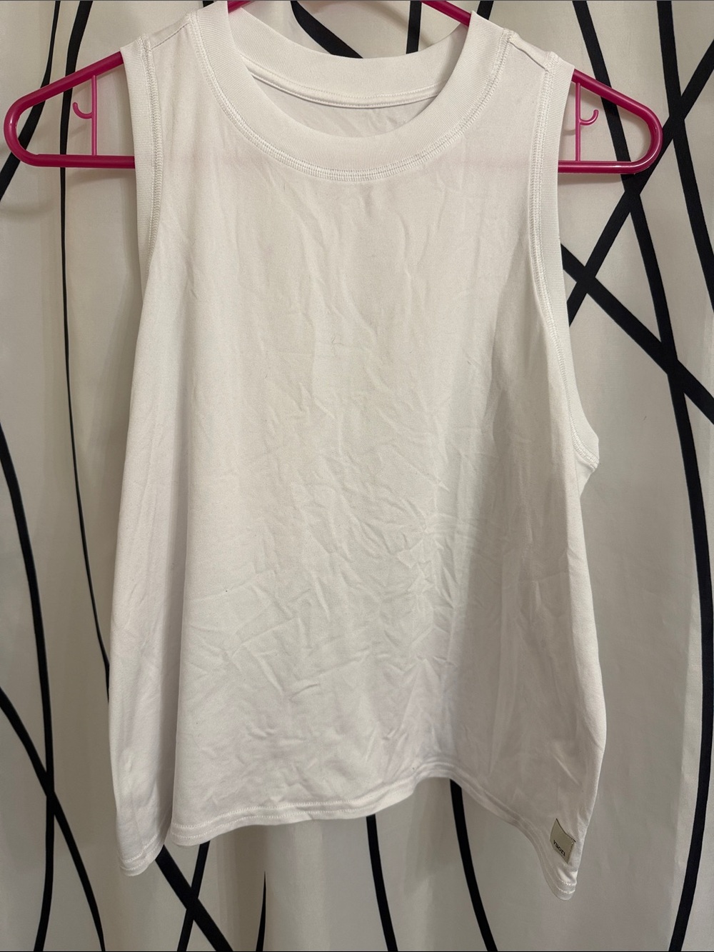 NWOT Vuori Classic White Women's Sleeveless Tank Top - Medium